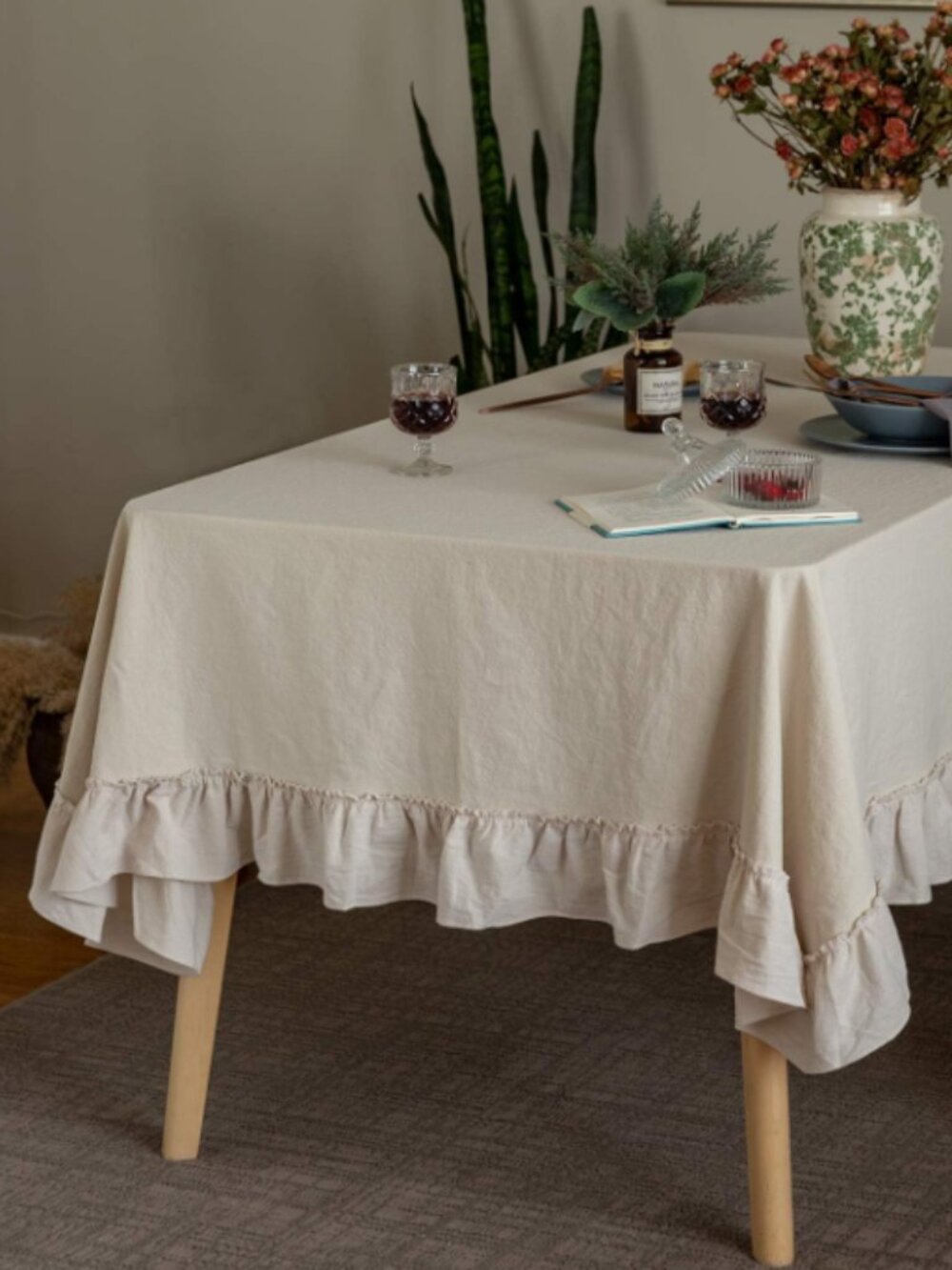100% Cotton Tablecloth, Ruffle, 60" X 84" NWOT